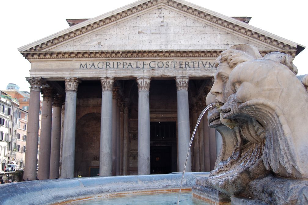 Rzym, Panteon, fontanna
