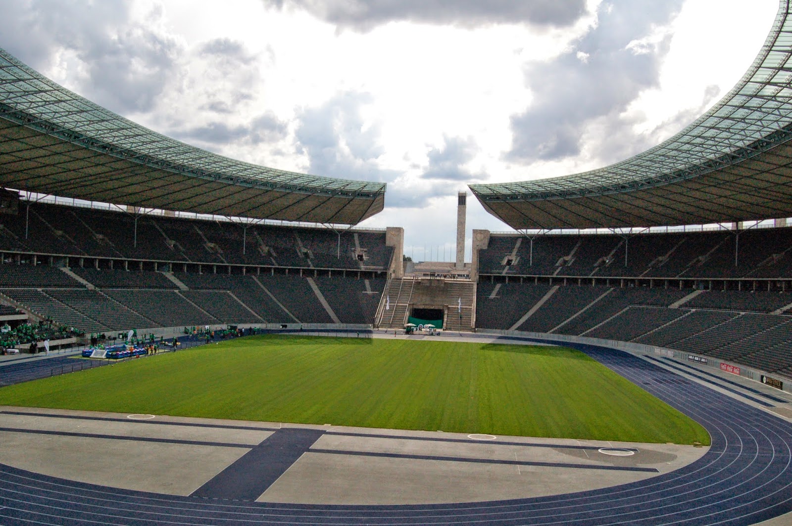 Stadion olimpijski w Berlinie, widok z trybun